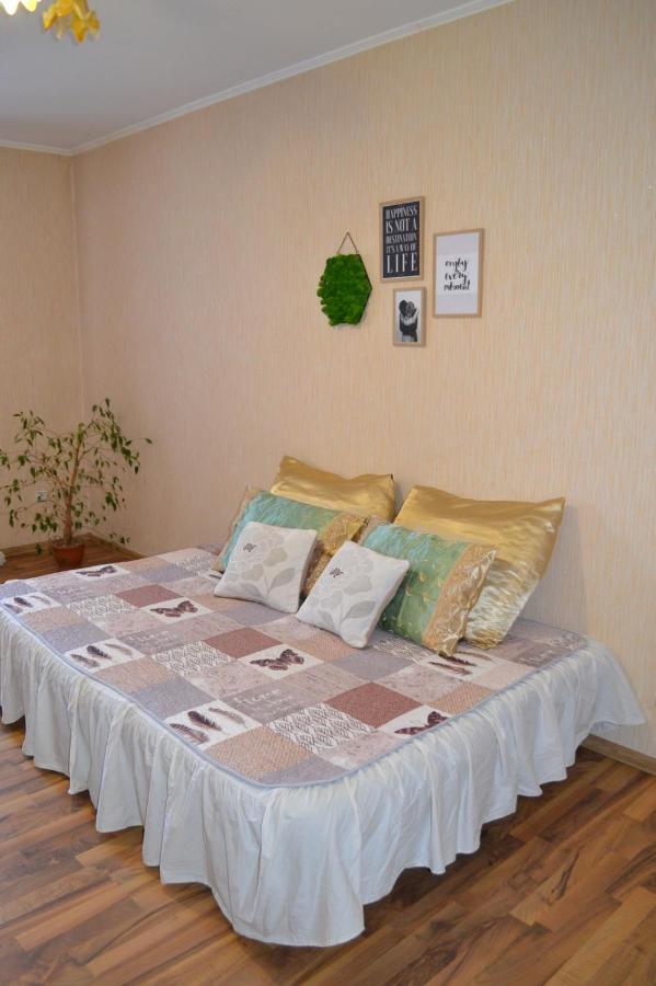 Ferienwohnung Квартира Двохкімнатна Фонтан Kamjanez-Podilskyj Exterior foto
