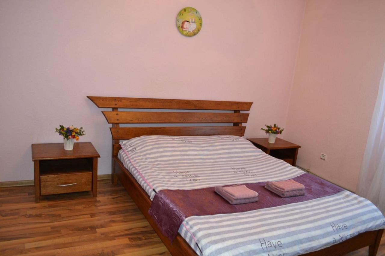 Ferienwohnung Квартира Двохкімнатна Фонтан Kamjanez-Podilskyj Exterior foto